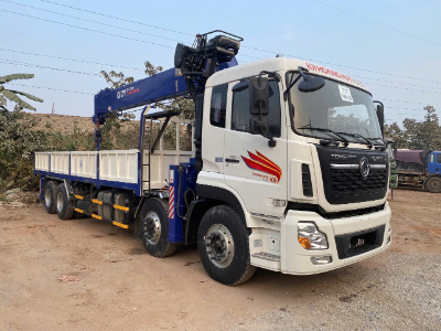 Xe tải gắn cẩu