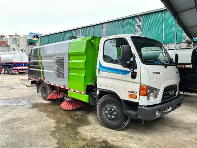 Xe quét đường Hyundai 4,5 khối