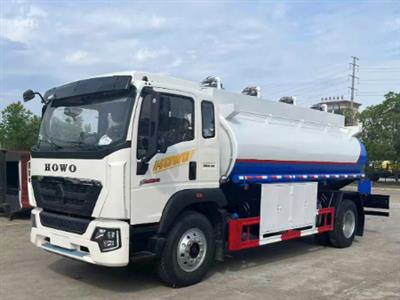 Xe bồn xăng dầu Howo 12 khối nhập khẩu có cấp lẻ